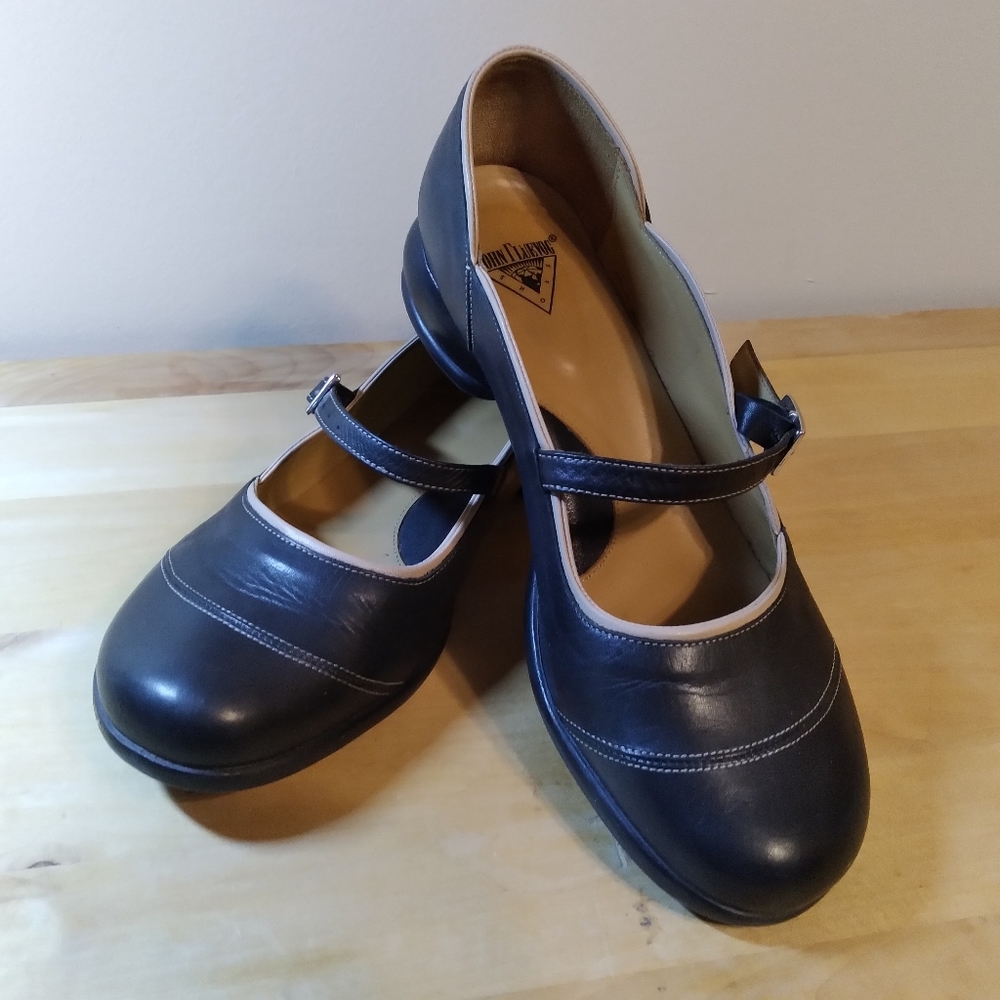 John Fluevog shoes in excellent condition .👠👠